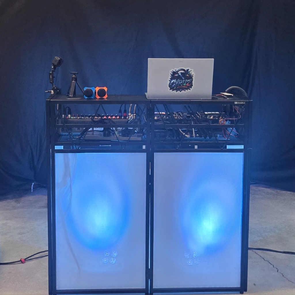 Professional DJ controller and mixer equipment